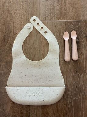 Lalo Baby Silicone Bib + Blush Pink Spoons Set
